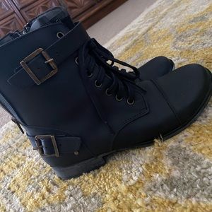 DOLCE VITA SARGEANT BLACK LEATHER MOTO BOOT EUC